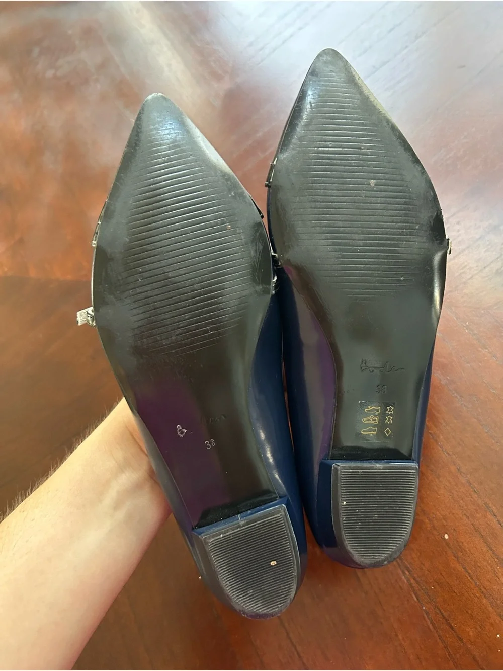 Boden Two-Tone Pointed T-Strap Flats in Navy and Black size 38